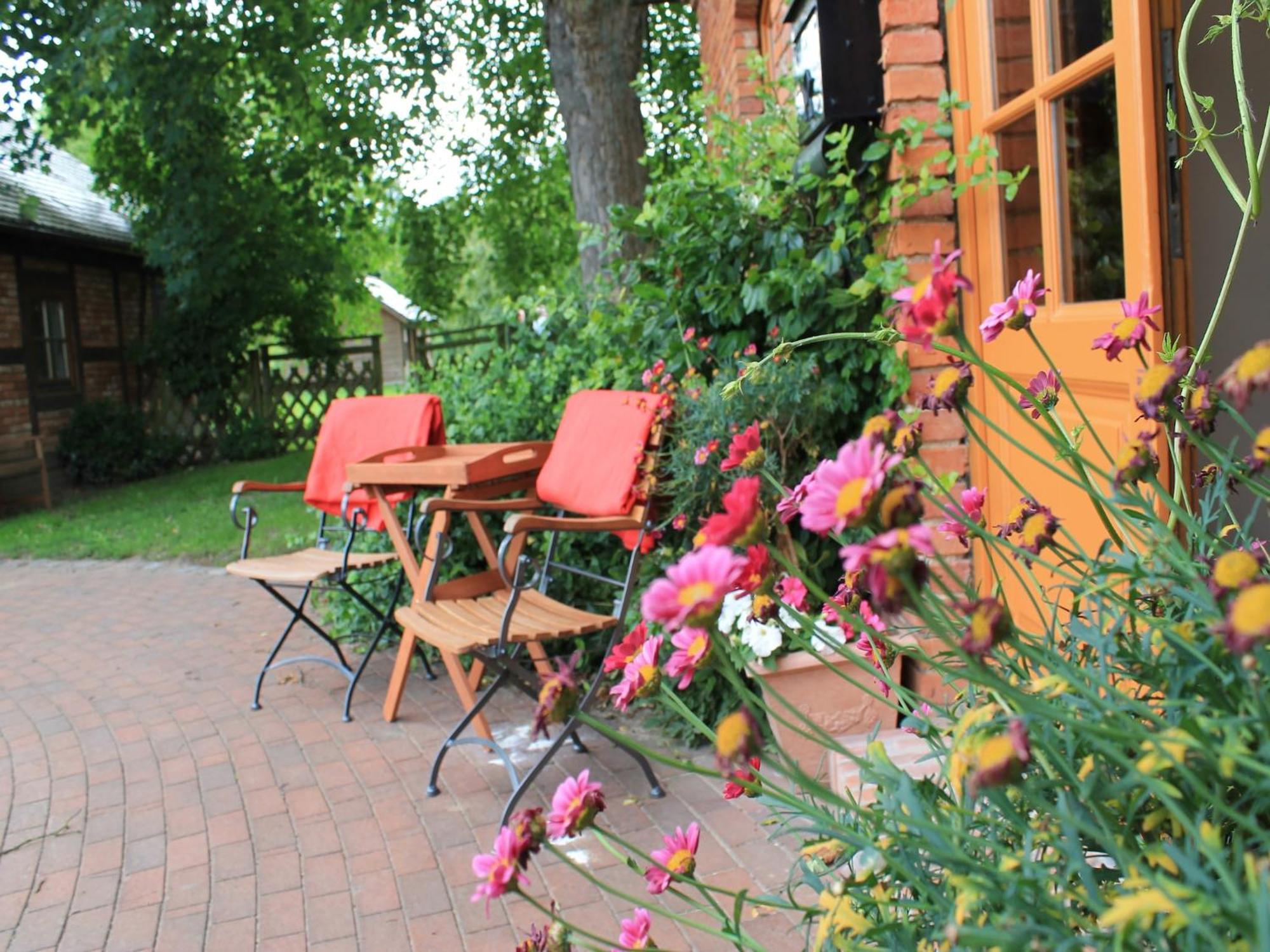 Mansion In Gressow With Terrace Garden Bbq Pond Bicyclesヴィラ エクステリア 写真